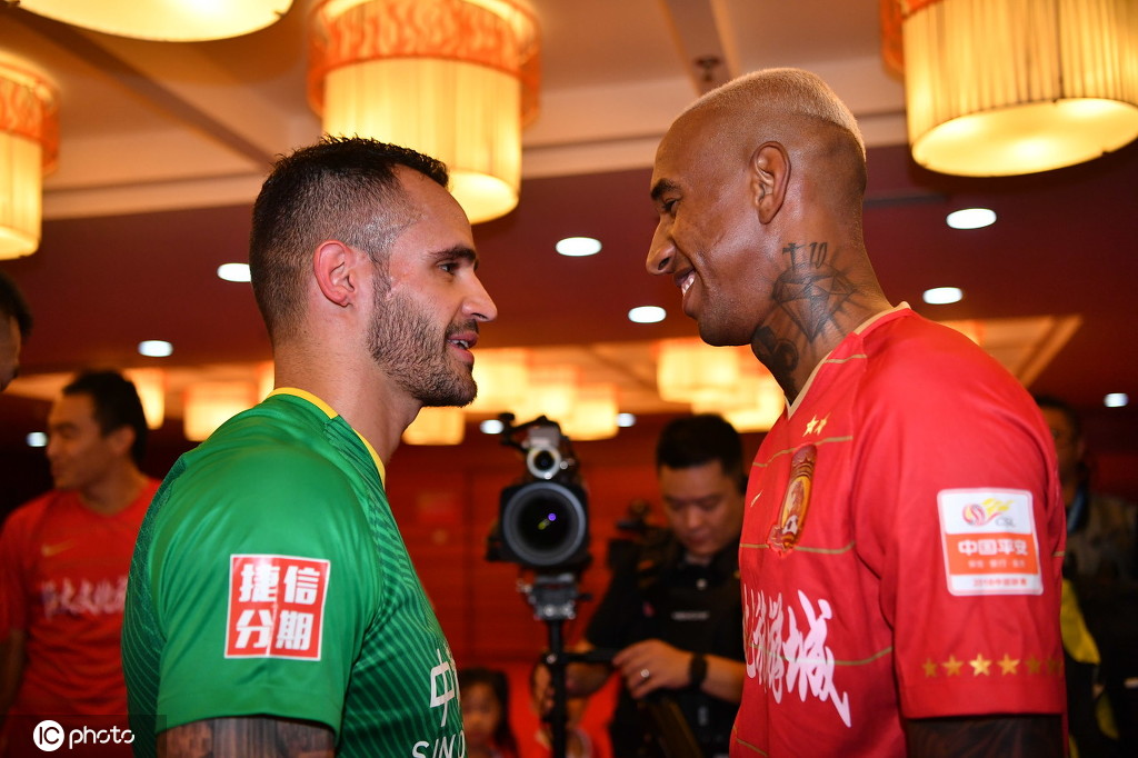 包含国际比赛日菲尼克斯太阳远射贴柱:中超节点到来,管理层满意,医务组通报恢复的词条 包含国际比赛日菲尼克斯太阳远射贴柱:中超节点到来,管理层满意,医务组通报恢复的词条